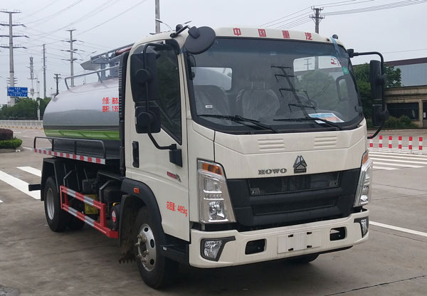 重汽豪沃國六藍(lán)牌吸糞車圖片